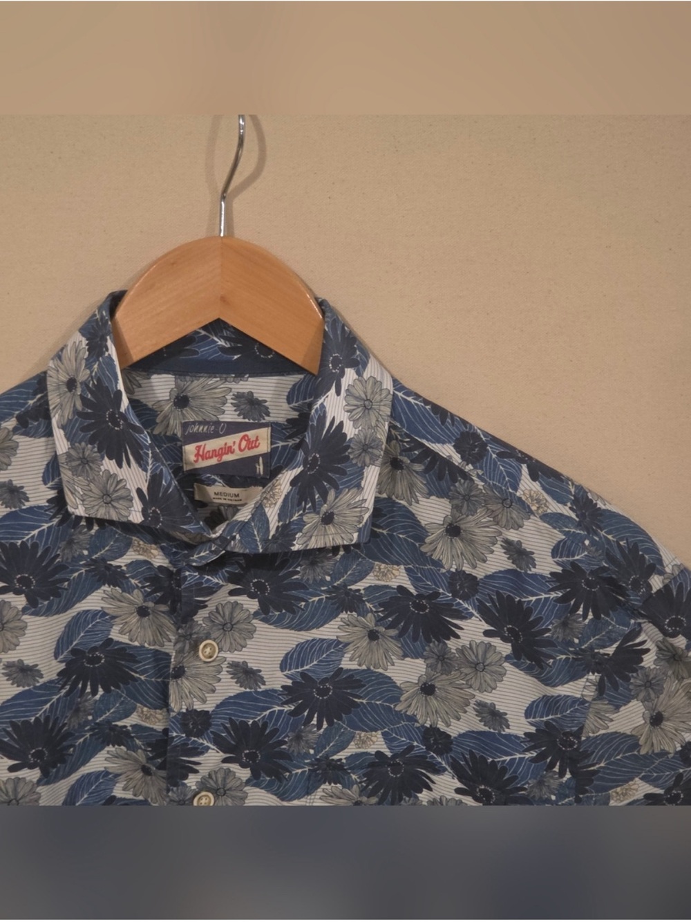 Johnnie-O Hangin’ Out Short Sleeve Button Down M